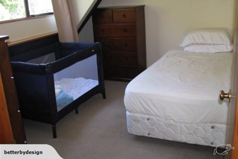 Photo of property in 8 Swadel Way, Karori, Wellington, 6012