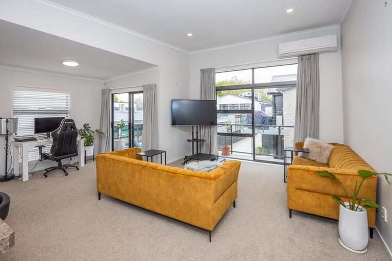 Photo of property in 17u4 Cook Street, Hamilton East, Hamilton, 3216