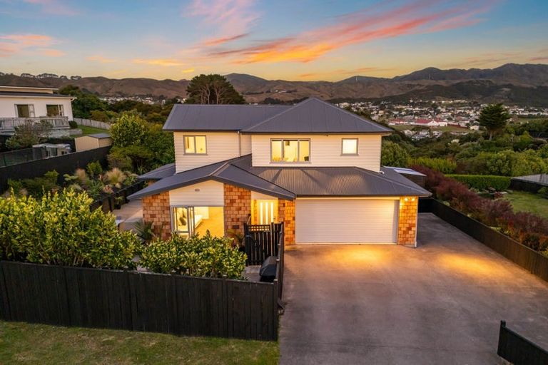 Photo of property in 17 Sumner Terrace, Aotea, Porirua, 5024
