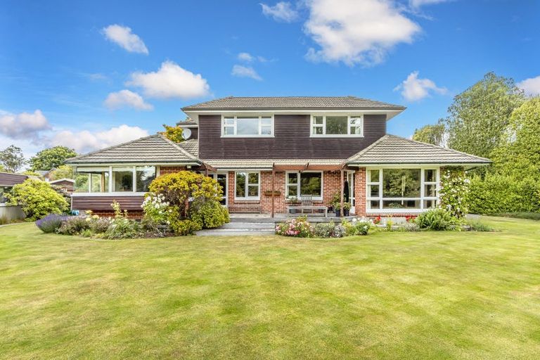 Photo of property in 10 Woodford Terrace, Ilam, Christchurch, 8053