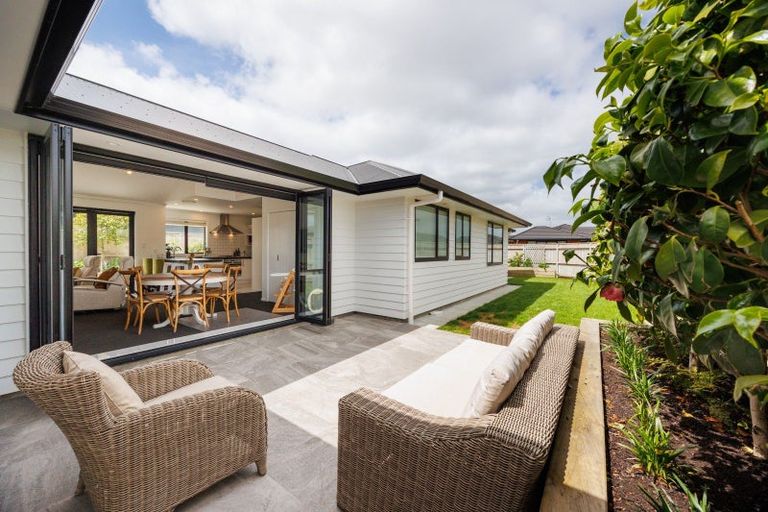 Photo of property in 94 Rosalie Terrace, Kelvin Grove, Palmerston North, 4414