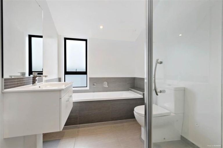 Photo of property in 26 Liquidambar Drive, Hobsonville, Auckland, 0616