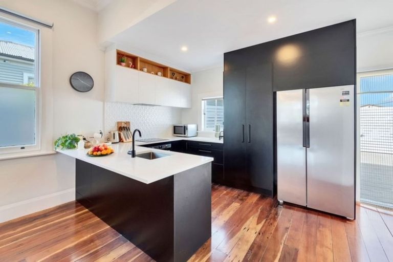 Photo of property in 1/80 Birkenhead Avenue, Birkenhead, Auckland, 0626