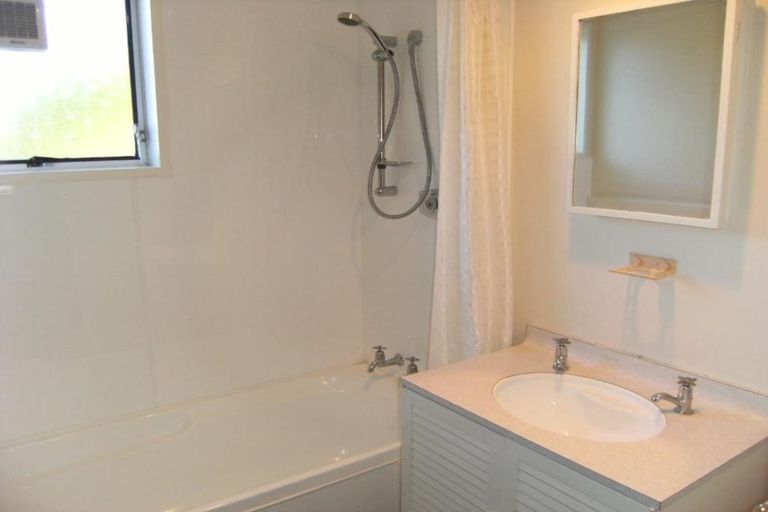 Photo of property in 2/16 Mulberry Place, Redwood, Christchurch, 8051