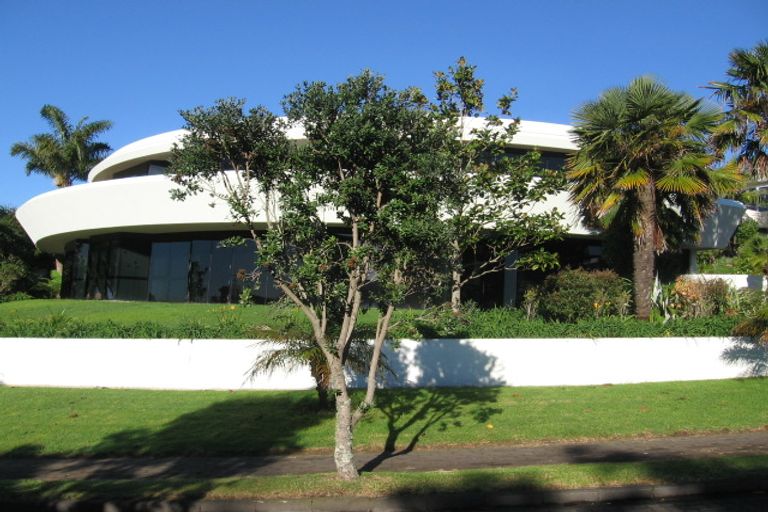 Photo of property in 27 Marguerita Place, West Harbour, Auckland, 0618