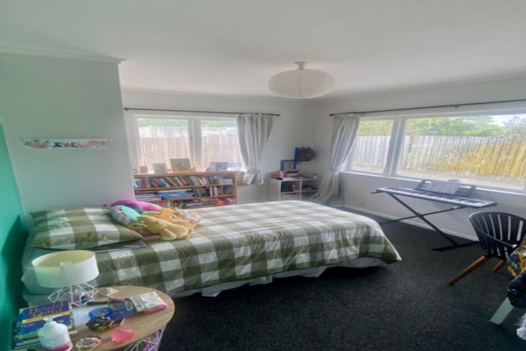 Photo of property in 73a Awaroa Road, Helensville, 0800