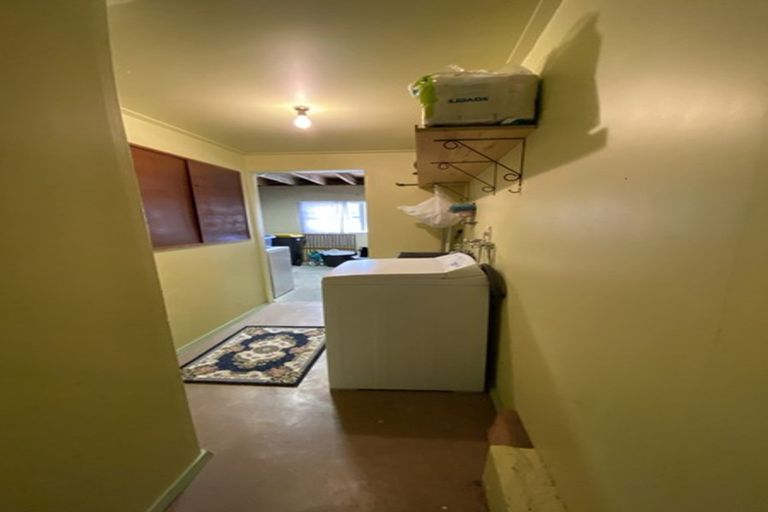 Photo of property in 79 Larsen Crescent, Tawa, Wellington, 5028