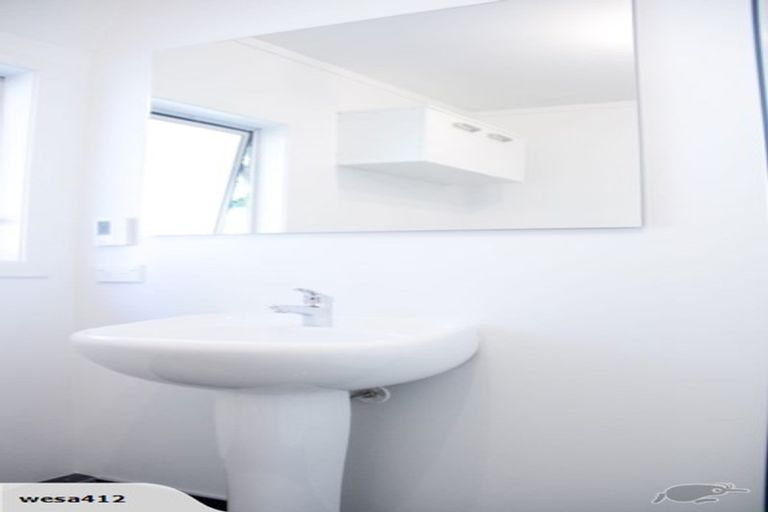 Photo of property in 11 Nea Place, Hillcrest, Auckland, 0627