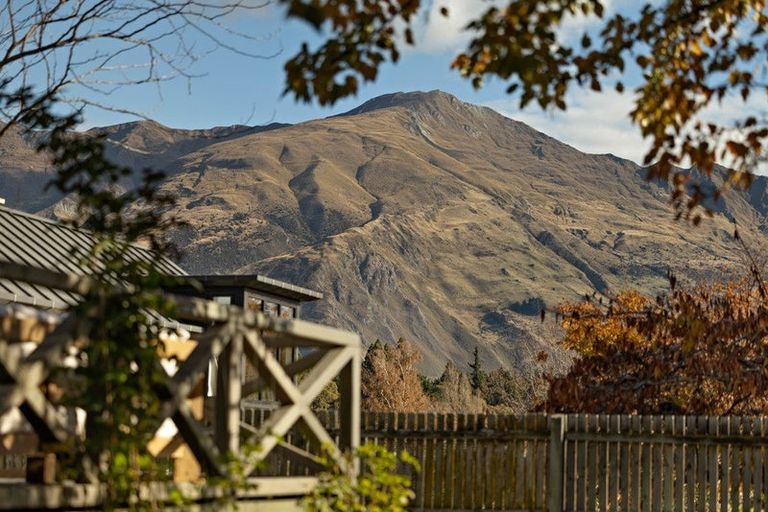 Photo of property in 144 Beacon Point Road, Wanaka, 9305