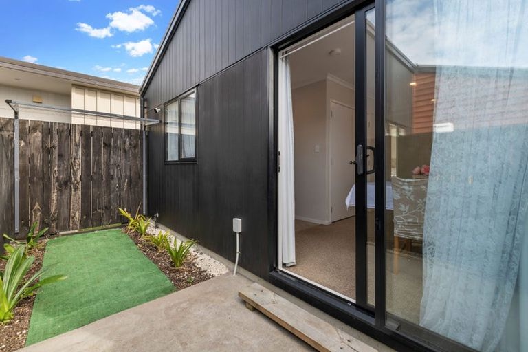 Photo of property in 10 Honour Road, Papakura, 2110