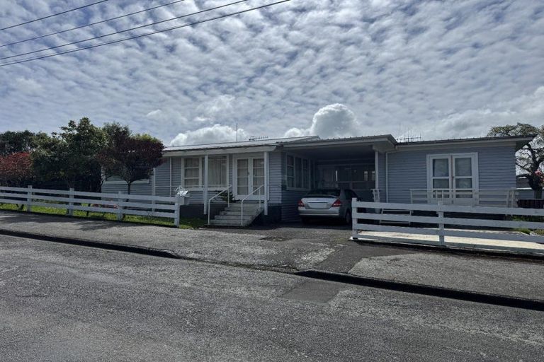 Photo of property in 2 Signal Street, Marton, 4710