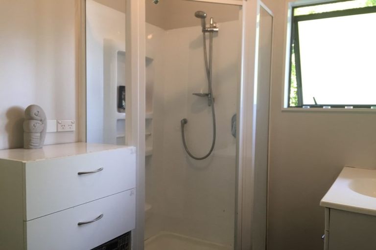 Photo of property in 2/45 Taioma Crescent, Te Atatu Peninsula, Auckland, 0610