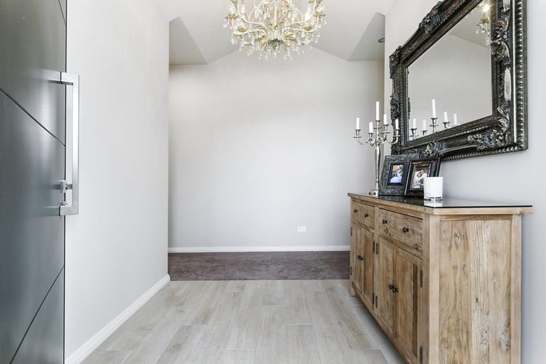 Photo of property in 129 Saint Kilda Road, Cambridge, 3434