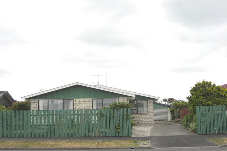 Photo of property in 48 Inwoods Road, Parklands, Christchurch, 8083