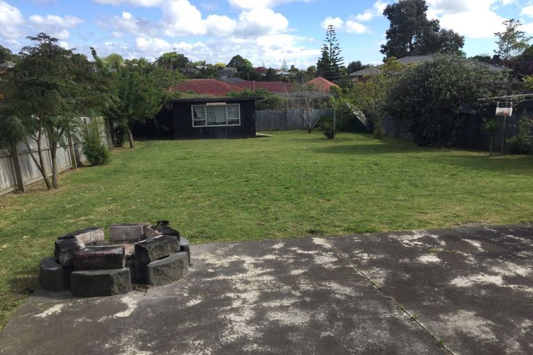 Photo of property in 3179 Great North Road, New Lynn, Auckland, 0600