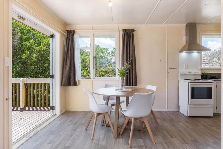 Photo of property in 54 Owhiti Street, Titahi Bay, Porirua, 5022