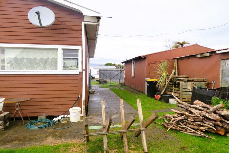 Photo of property in 19 Fonblanque Street, Westport, 7825