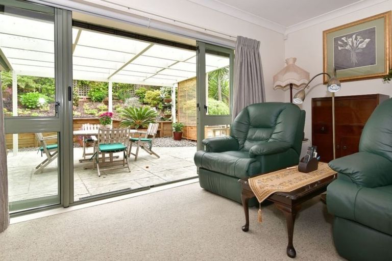 Photo of property in 138 Lakeside Drive, Orewa, 0931