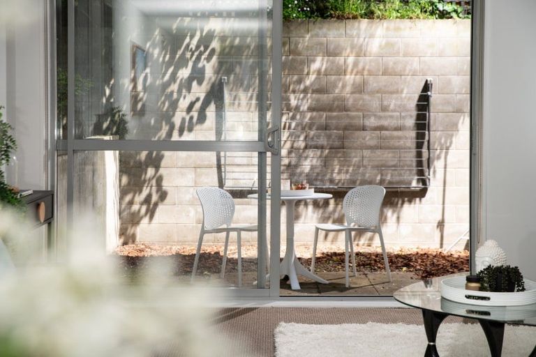 Photo of property in Altar Apartments, 52/120u Rintoul Street, Newtown, Wellington, 6021