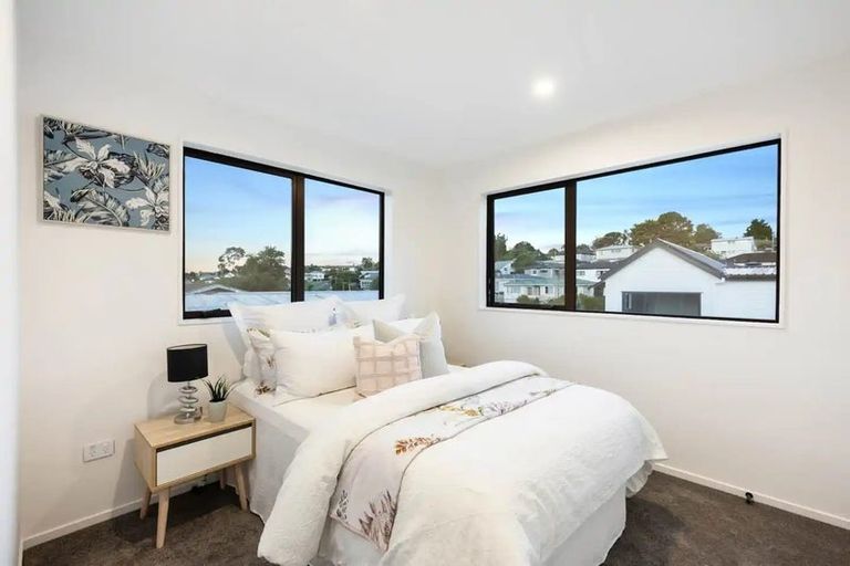 Photo of property in 5/81 Vodanovich Road, Te Atatu South, Auckland, 0610