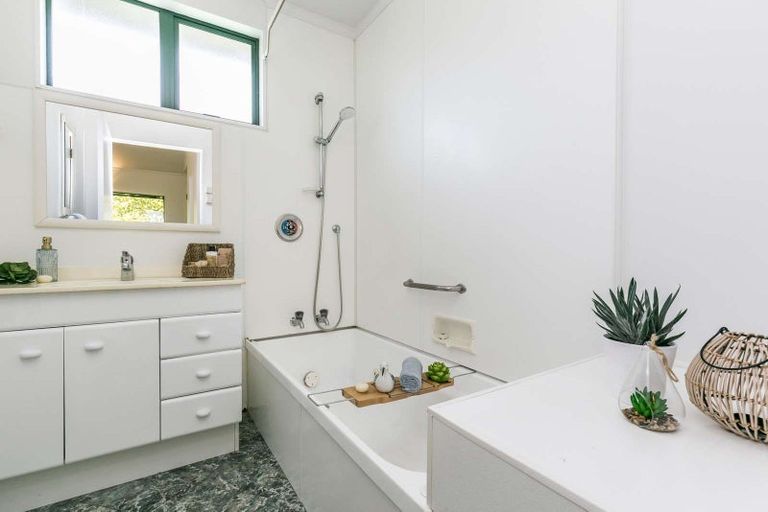 Photo of property in 23 Woodhouse Avenue, Karori, Wellington, 6012