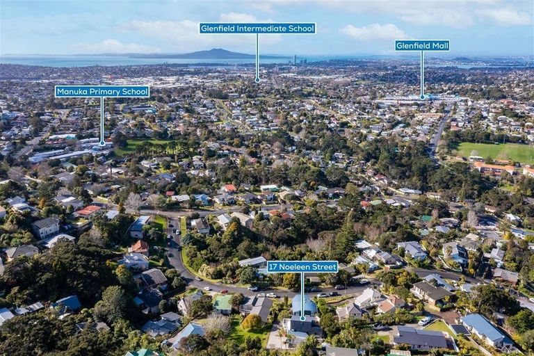 Photo of property in 17 Noeleen Street, Glenfield, Auckland, 0629