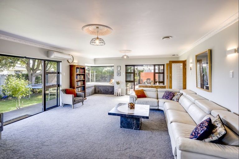 Photo of property in 28 Chester Street, Taradale, Napier, 4112