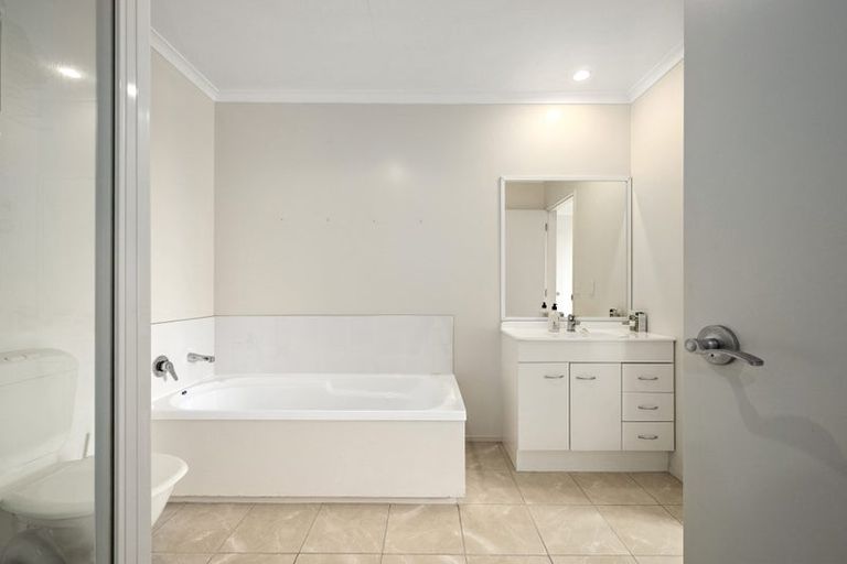 Photo of property in 52 Fortunatus Street, Brooklyn, Wellington, 6021