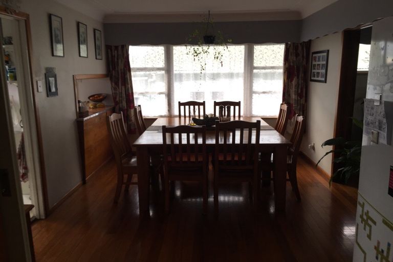 Photo of property in 3179 Great North Road, New Lynn, Auckland, 0600