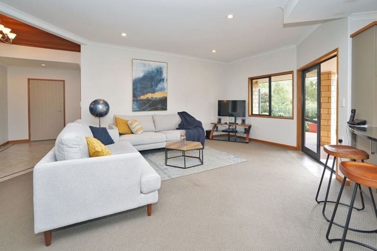 Photo of property in 14 Jaemont Court, Huntington, Hamilton, 3210