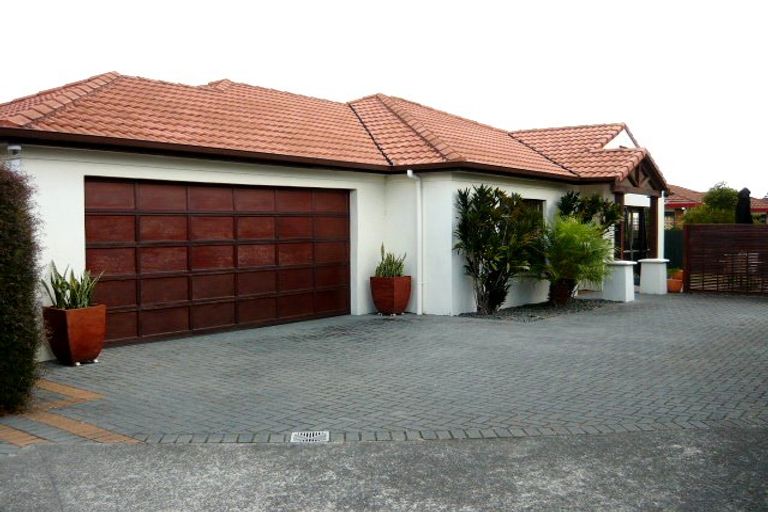 Photo of property in 27 Seneca Court, Golflands, Auckland, 2013