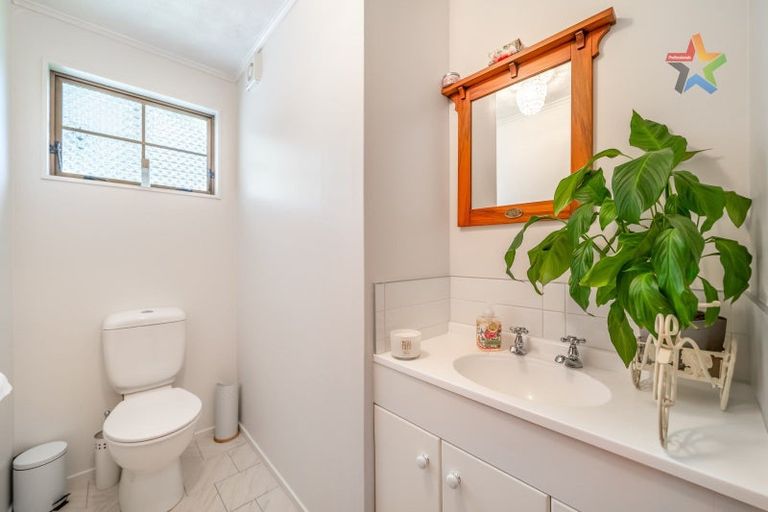 Photo of property in 2 Mcenroe Grove, Naenae, Lower Hutt, 5011