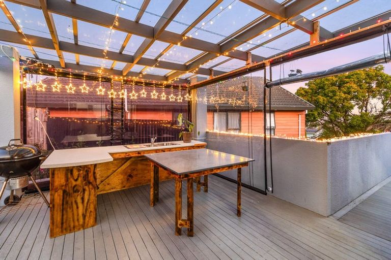 Photo of property in 58 Garton Drive, Massey, Auckland, 0614