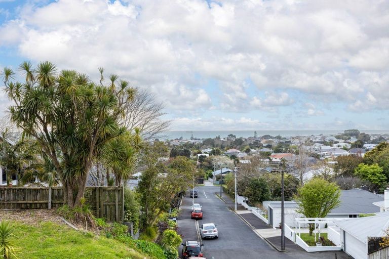 Photo of property in 8 Barton Street, Strandon, New Plymouth, 4312