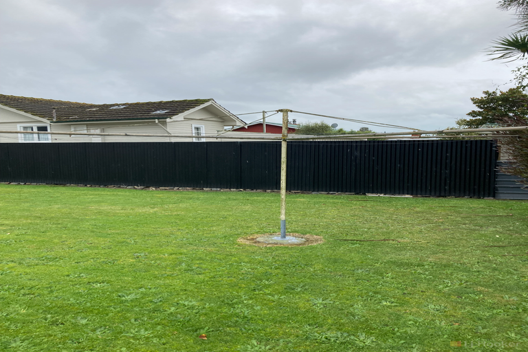Photo of property in 17 Edward Street, Waimate, 7924