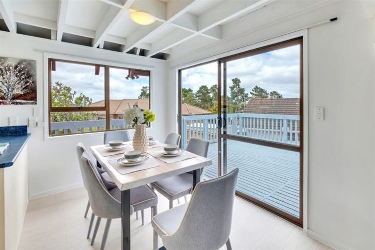 Photo of property in 42 Glenbervie Crescent, Massey, Auckland, 0614