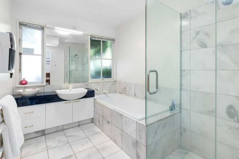 Photo of property in 16a Ferry Street, Seatoun, Wellington, 6022