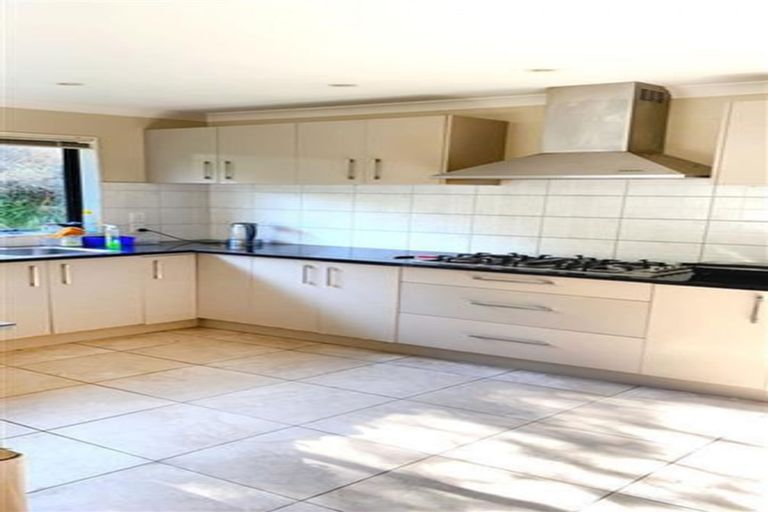 Photo of property in 60 English Oak Drive, Schnapper Rock, Auckland, 0632