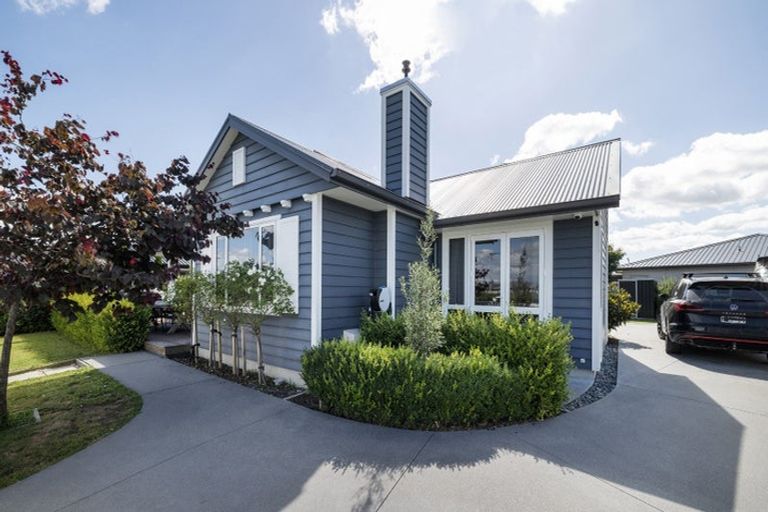 Photo of property in 17 Matepu Crescent, Pyes Pa, Tauranga, 3112