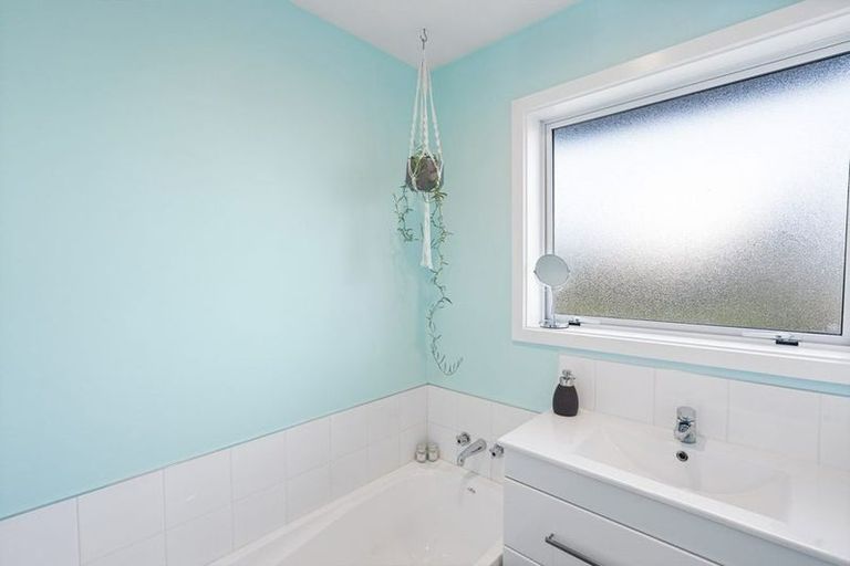 Photo of property in 5 Denise Crescent, Hornby, Christchurch, 8042