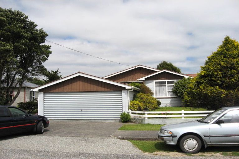 Photo of property in 8 Peel Street, Westport, 7825