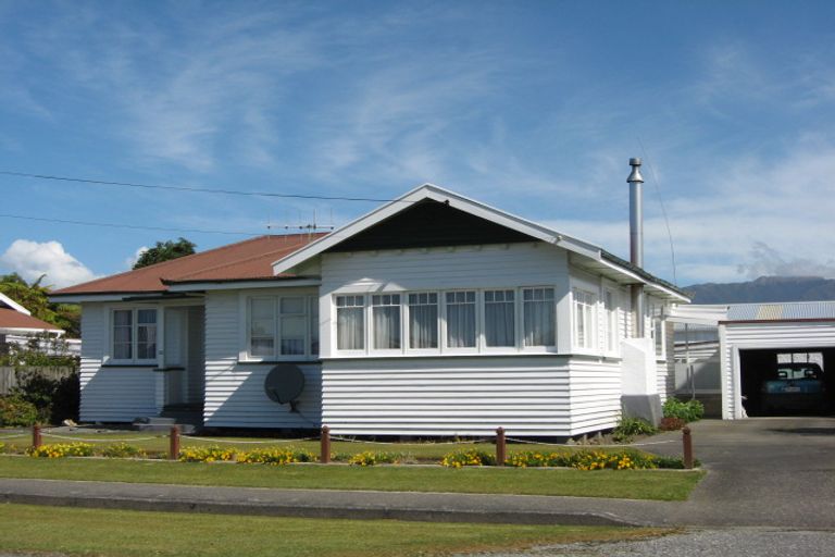 Photo of property in 32 Rintoul Street, Westport, 7825