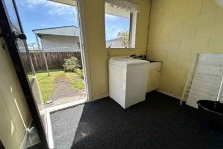 Photo of property in 15 Brougham Street, Westport, 7825