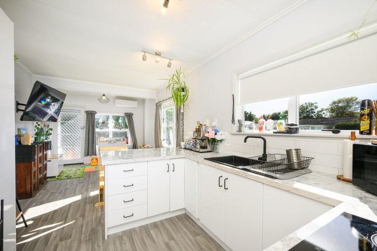 Photo of property in 1 Cremorne Avenue, Hokowhitu, Palmerston North, 4410