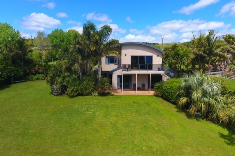 Photo of property in 381 Cove Road, Waipu, 0582