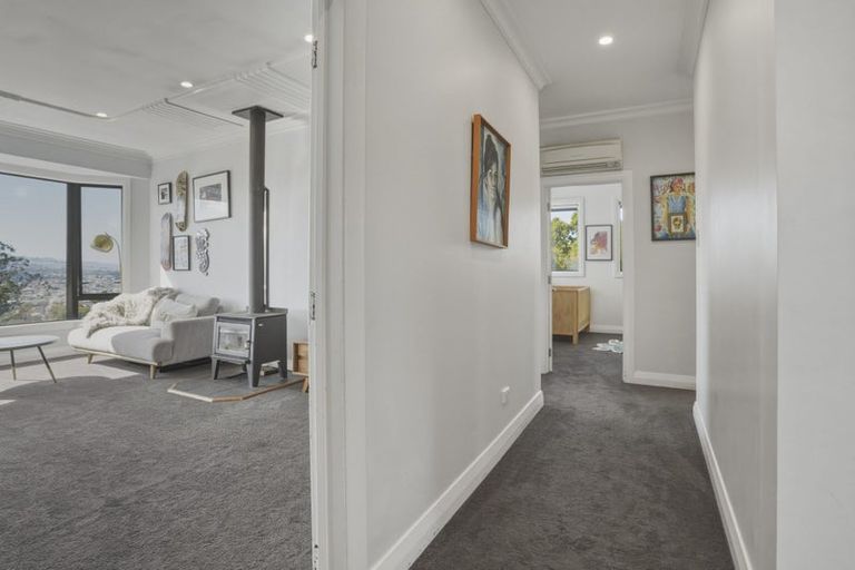Photo of property in 11 Middleton Road, Kew, Dunedin, 9012