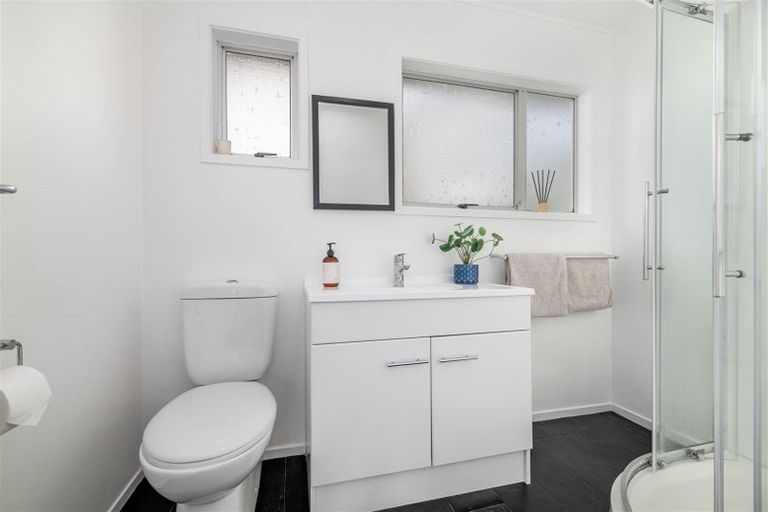 Photo of property in 2/45 Reynella Drive, Massey, Auckland, 0614