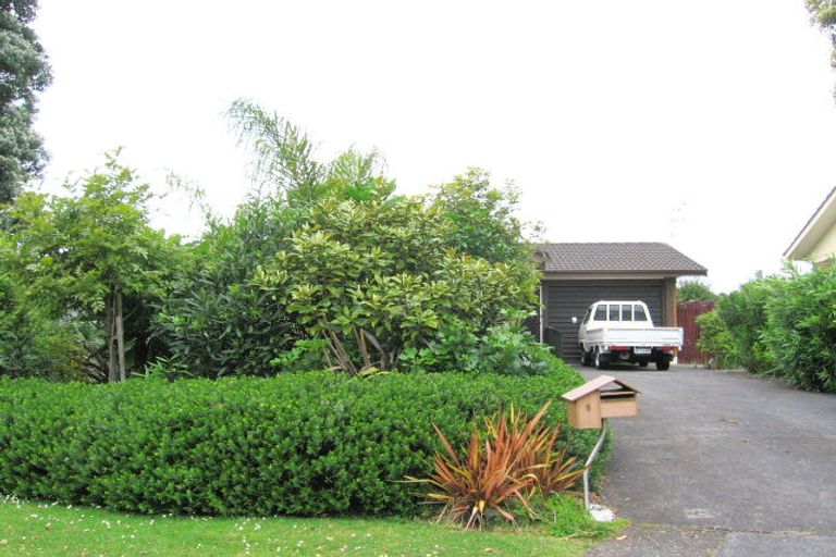 Photo of property in 6 Palm Court Drive, Glen Eden, Auckland, 0602