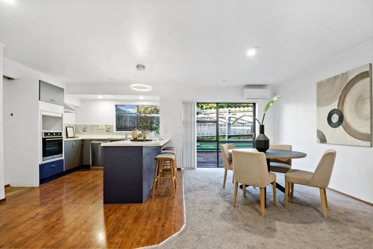 Photo of property in 40 Pigeon Mountain Road, Half Moon Bay, Auckland, 2012