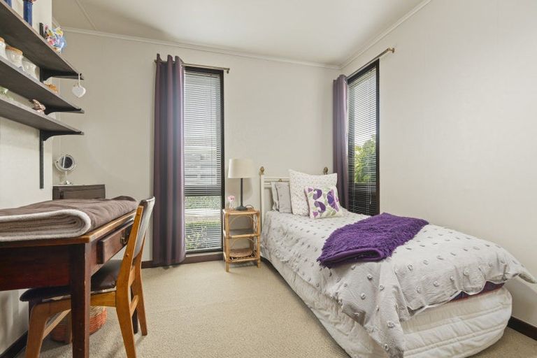 Photo of property in 14 Rakino Place, Awapuni, Palmerston North, 4412